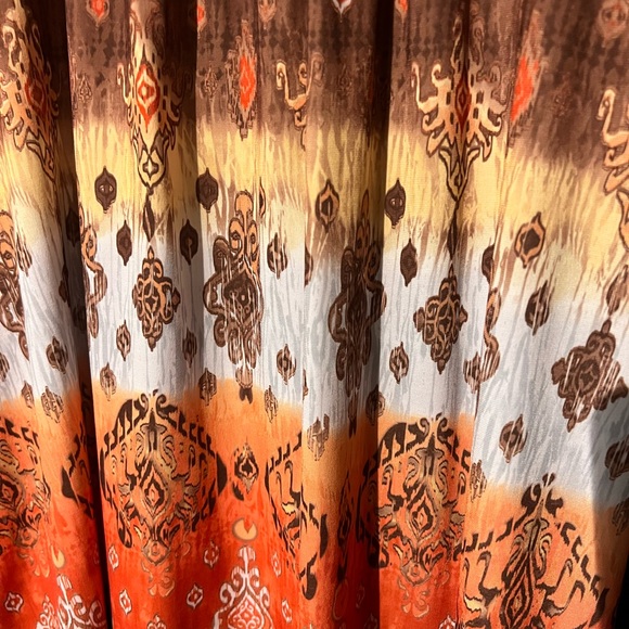 Monroe & Main Tank Top - Picture 2 of 4